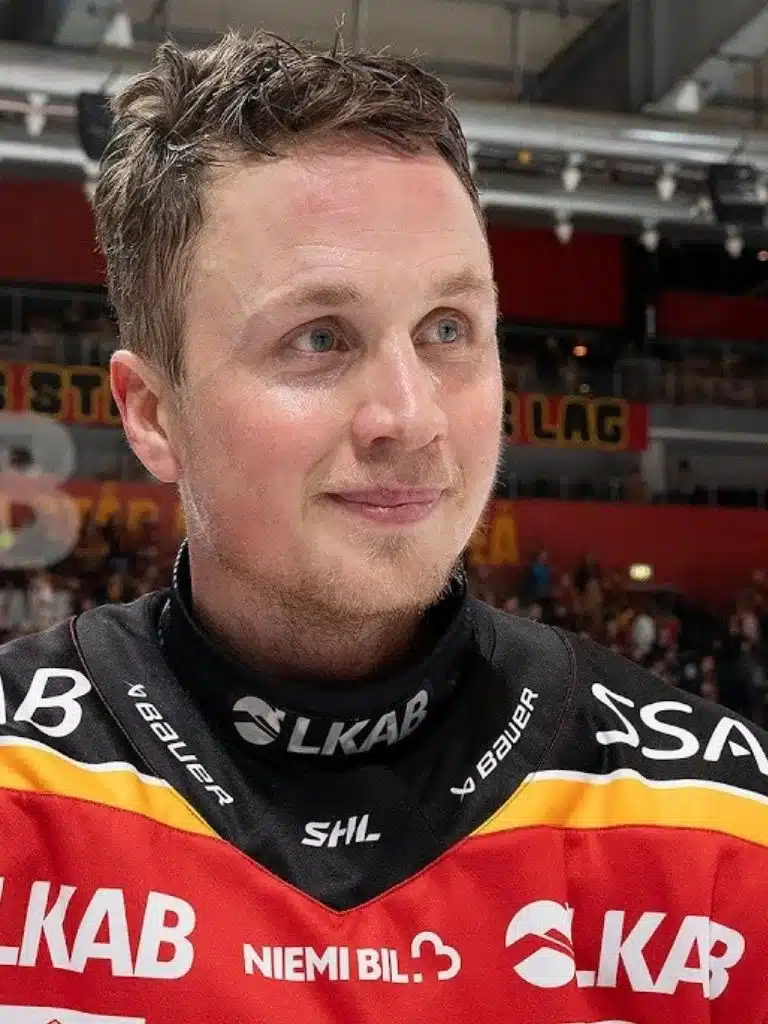 Jonas Berglund Biography: Wiki, Age, Career, Height, Weight, Boyfriend, Net Worth & More
